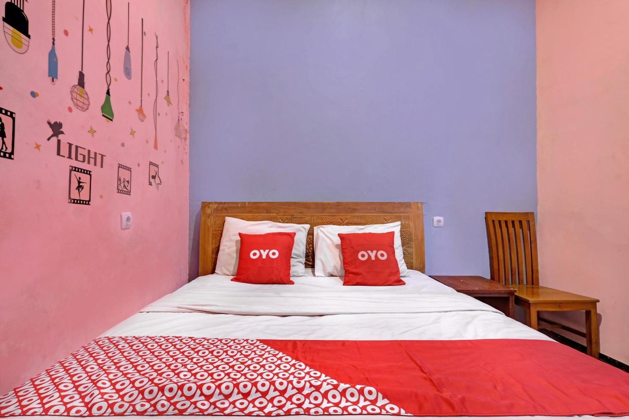 Oyo Life 92877 Hotel Rainbow 7296 スマラン エクステリア 写真