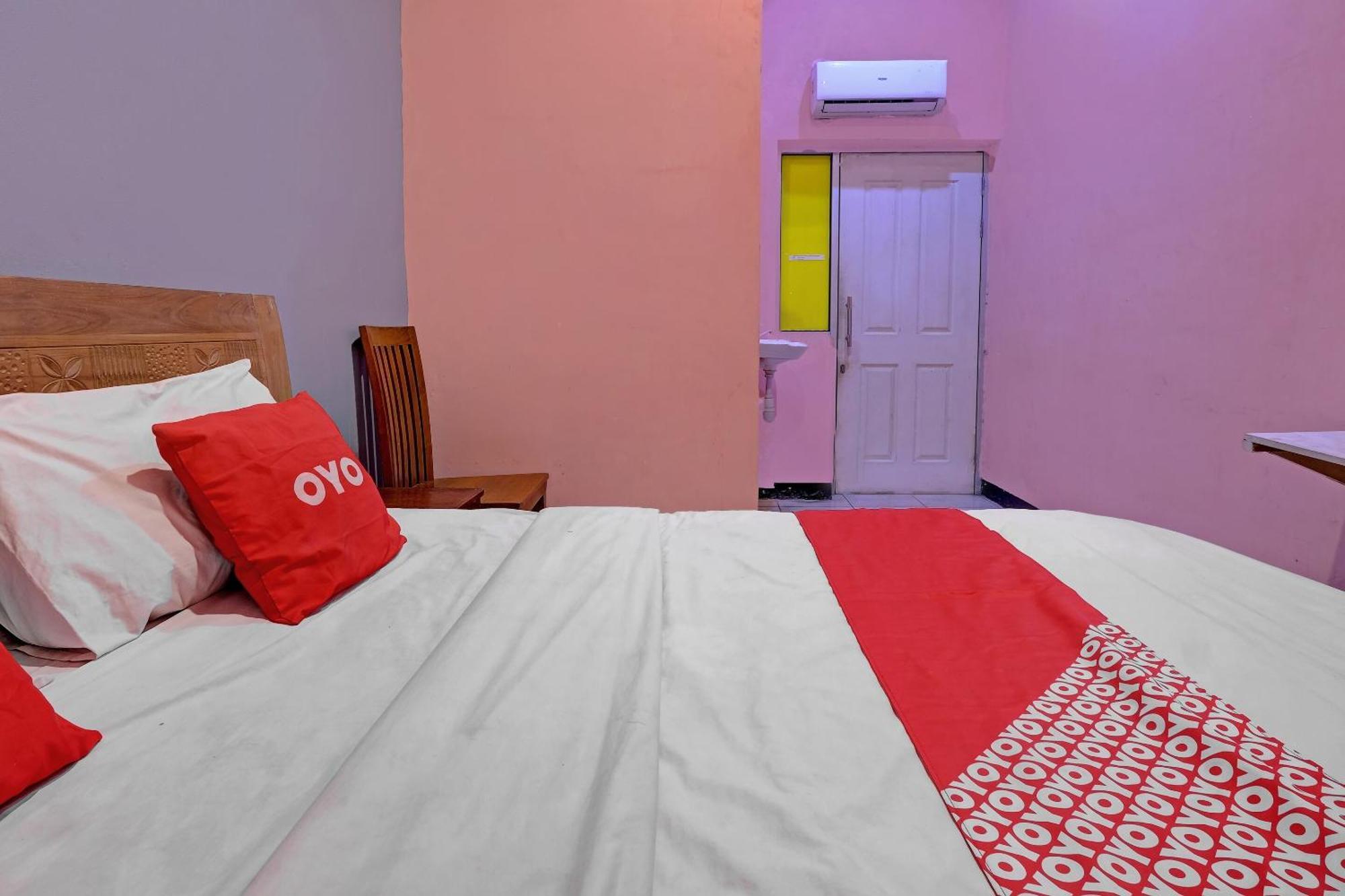 Oyo Life 92877 Hotel Rainbow 7296 スマラン エクステリア 写真